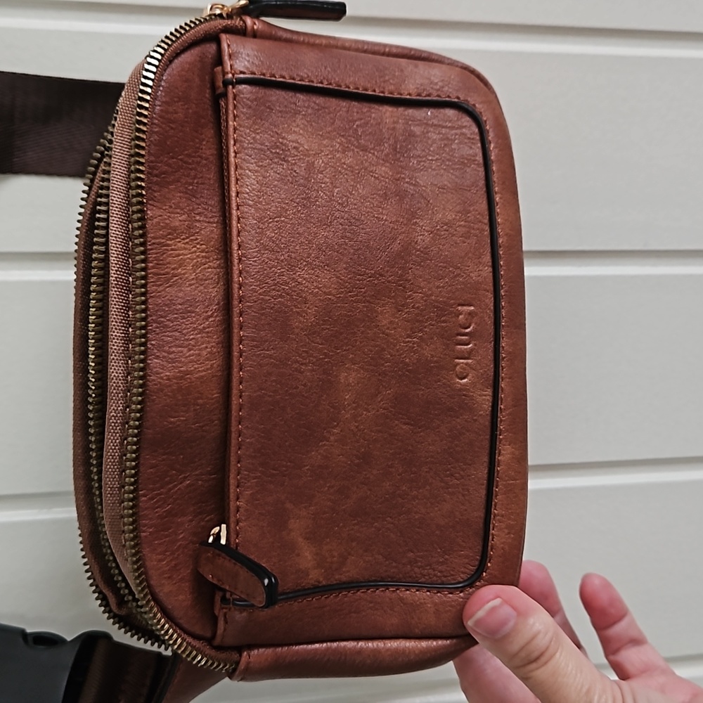 NWOT CLUCI CROSSBODY/PACK